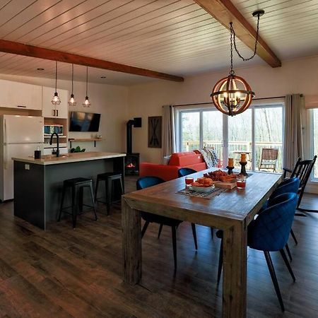 Chalet Woodpecker Lodge - Chaleureux Avec Foyer. Orford Luaran gambar