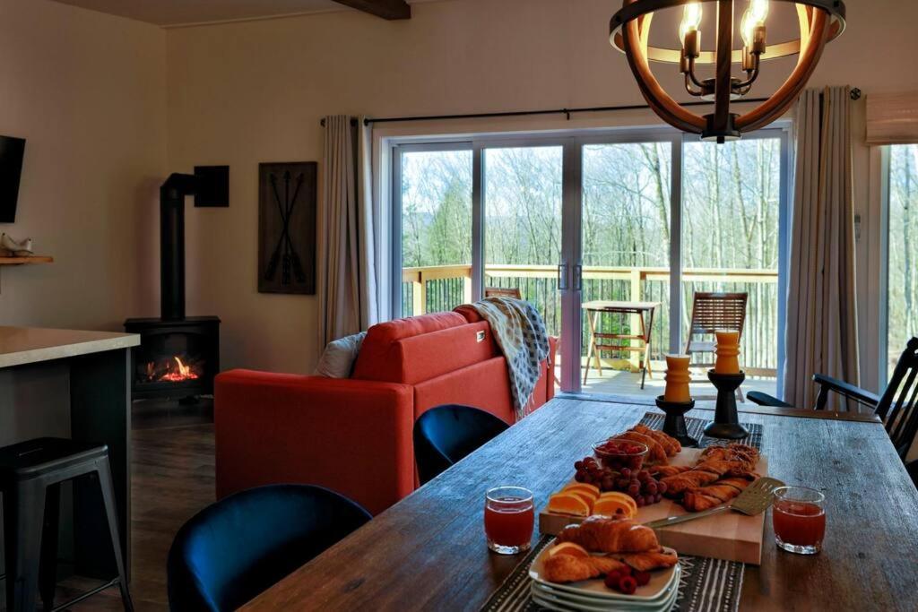 Chalet Woodpecker Lodge - Chaleureux Avec Foyer. Orford Luaran gambar